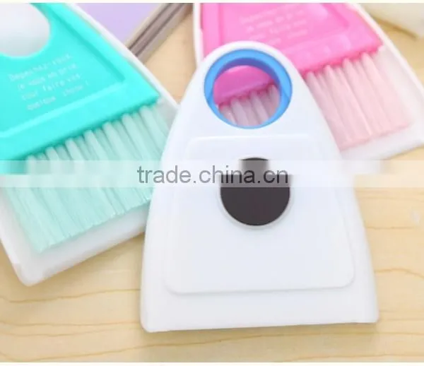 Desktop Mini Keyboard Cleaning Brush photo-2