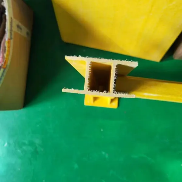 Perfiles estructurales personalizados de fibra de vidrio pultruidos para materiales y proyectos de construcción