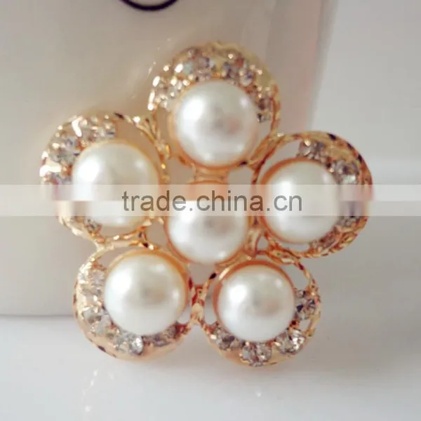 Cheap Fashion Wedding Flower Decoration Rhinestone Button With Plastic Oearl for T-shirt photo-2