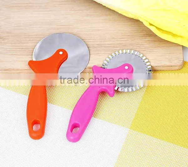 Hot Pink PP Handle Bakeware Pizza Cutter photo-4
