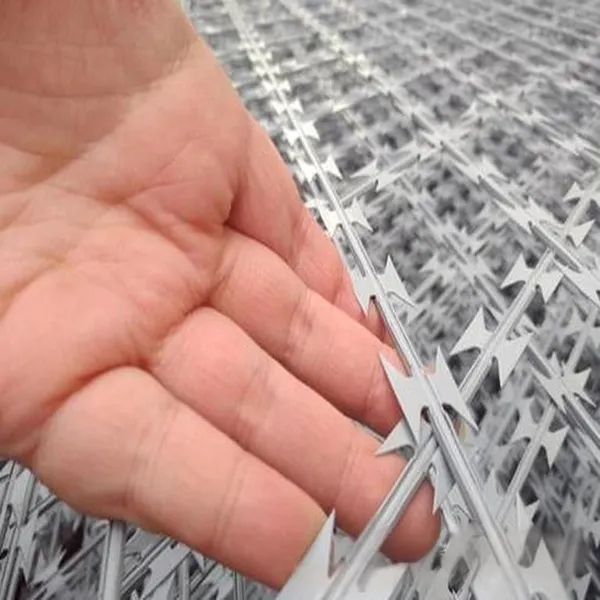 Factory Price Stainless Steel Razor Barbed Wire Coil Galvanized Concertina Razor Wire
