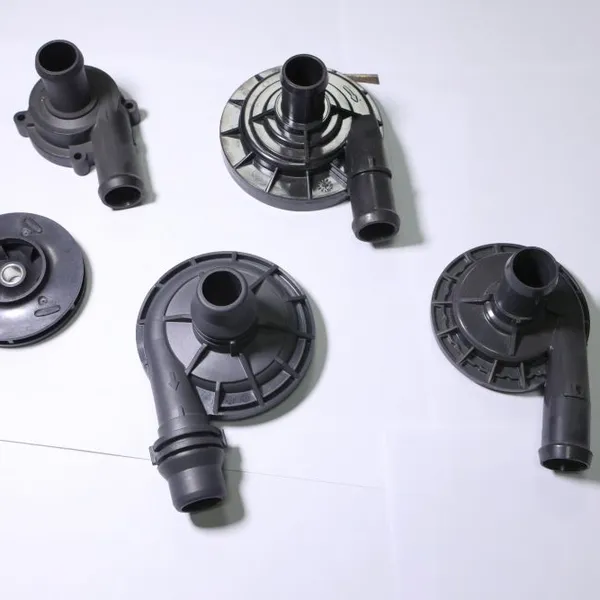 Bis zu 1500 Tonnen Spritzgießanlagen für kundenspezifische NEV-Wasserpumpenformen, Wandstärke 1.5 mm