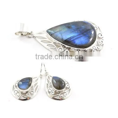 925 Sterling Silver Jewelry Wholesale Authentic Gemstone Jewelry Wholesaler Jaali Cut Jewelry Indian Jewelry
