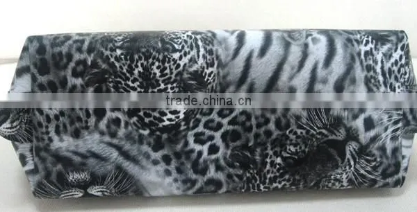 Wholesales Lastest Design of Half Moon Pvc Cosmetic Bags photo-3