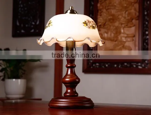 Antique Wooden Table Lamp ., British Style .wooden Tale Lamp .hand Craft Table Lamp photo-3