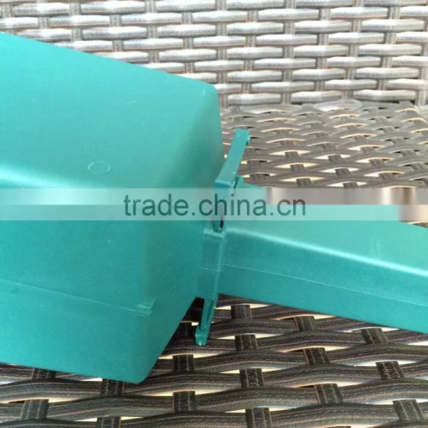 Wholesale PP Plastic Heath Bird Seed Scoop And Adjust Funnel Outdoor,pet Animal Feeder for Zoo&farmer photo-3