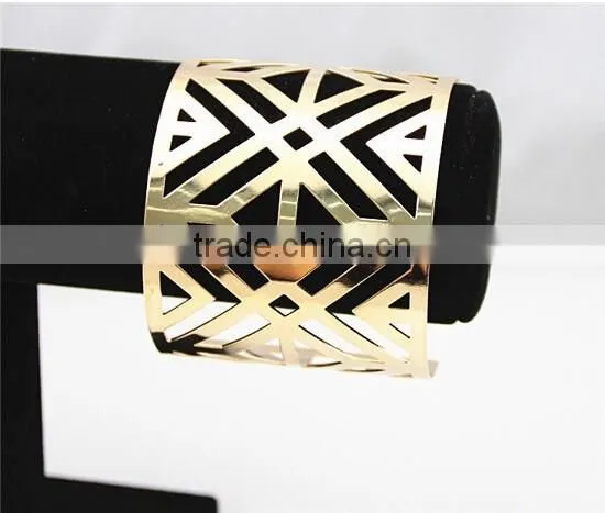 European Golden Exaggerated Wide Metal Hollow Cuff Bangle for Women photo-6