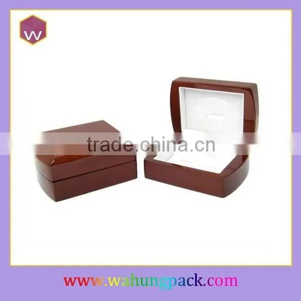 Small Wooden Cufflinks Gift Box Wholesale Lacquerred Cufflink Box photo-2