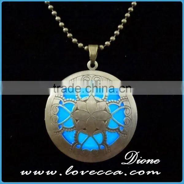 Handmade Night Light up Alloy Locket Glow Dark Necklace photo-2