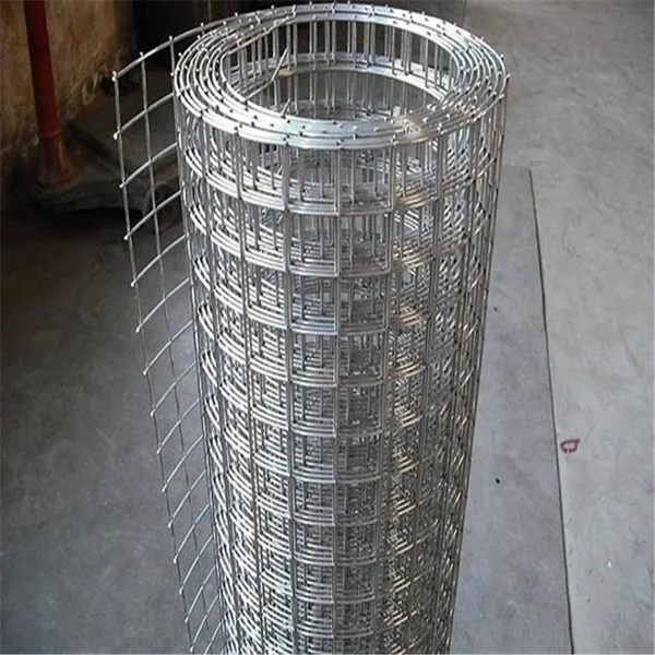 Hot-Dipped Galvanized Welded Mesh Rolls ISO Standard 30m Length Customizable