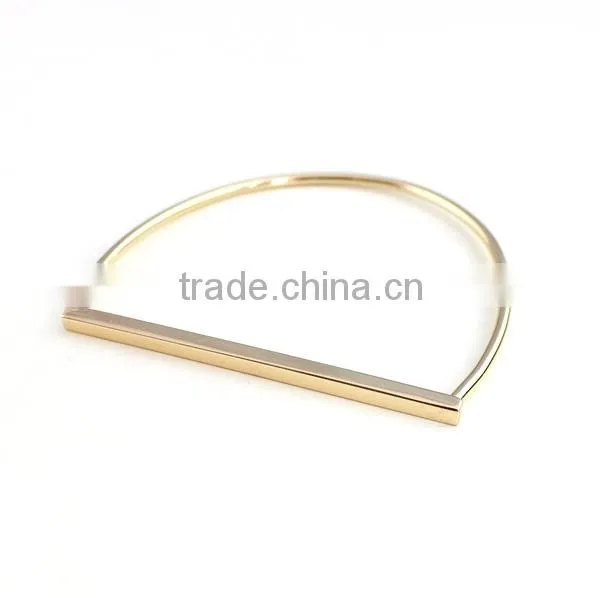 Simplicity Bar Wire Bangle