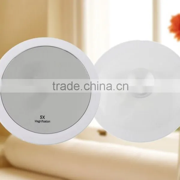 Plastic Cosmetic Mirror With Suction Cup photo-2
