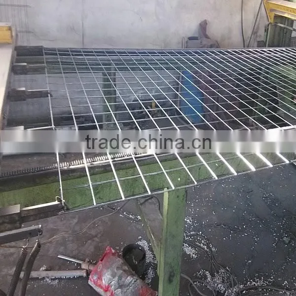 High Quality 5x5 Heavy Gauge Galvanized Welded Wire Mesh Panel photo-2