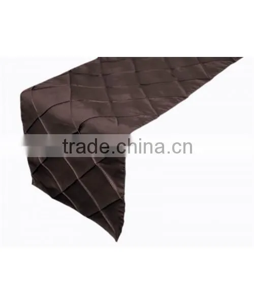Factory Sell Knitted New style Pintuck table runner