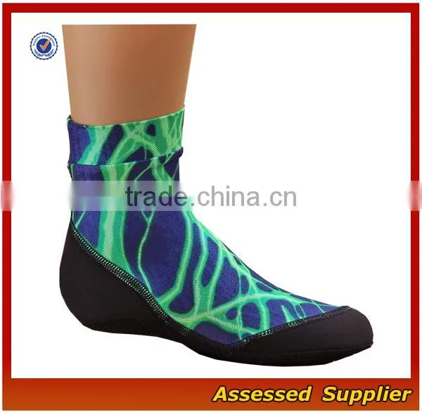 FXS152 Cheap Wholesale Custom Neoprene Beach Socks Waterproof Sand Socks photo-2