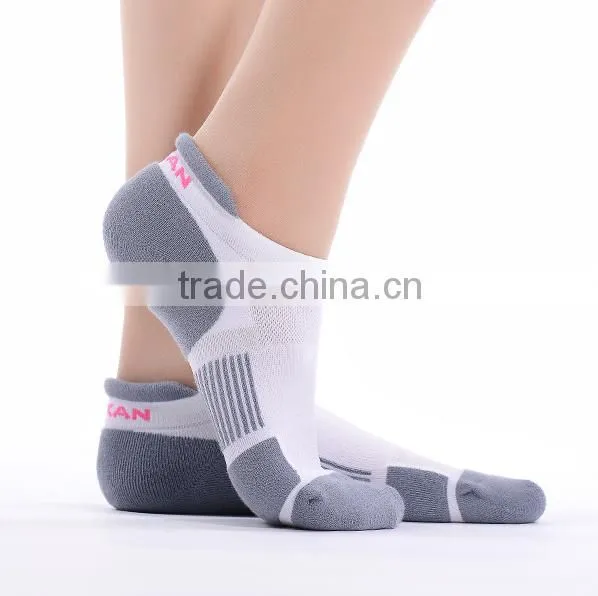 Custom Professional Sports Socks Man Running Crew Socks Protective Foot Socks photo-4