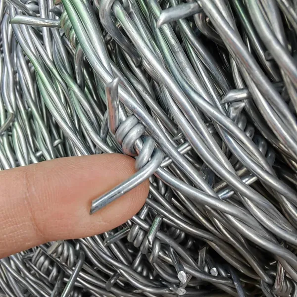 Galvanized Barbed Wire field fence farm fence cattle fence field fence grassland fence