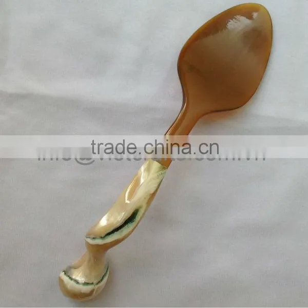 Buffalo Horn Cake Slice, Shell Handle, 25cm Long