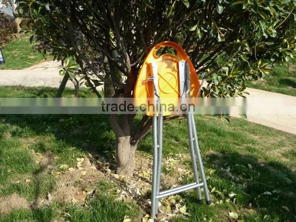 Triangle Shape Metal Leg Folding Stool With Handle photo-2