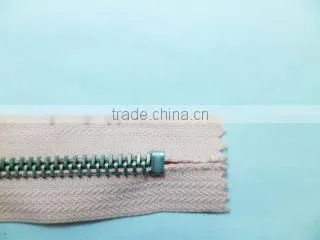 5# Metal Aluminum Teeth Zipper Close End Zipper With Locking Slider Jacket Zipper photo-3