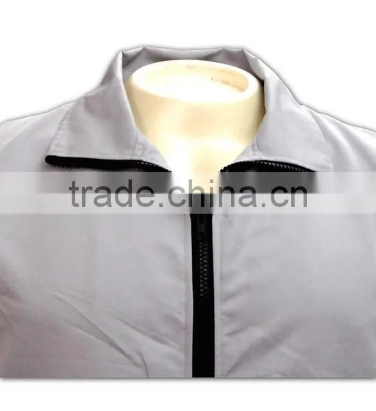 China Manufactory High Quality Light Color Tailored Unique Pocket Work Vest photo-5