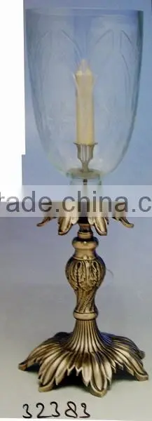 Metal Hurricane Lamp With Glass Chimney photo-3