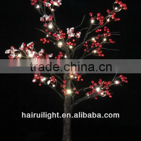 36L Tree Light With Snowy Berry