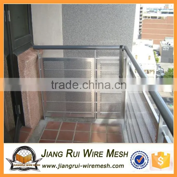 2016 Vinly Coated Galvanized Power Coated Perforated Metal Mesh photo-4