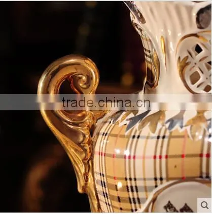 Hollow-out Original Design European Porcelain Home Decor Vase photo-4