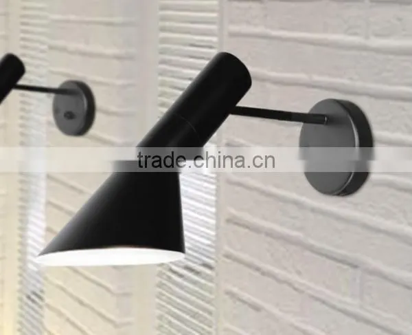 Unique Design European Classical Metal Wall Lamp photo-4