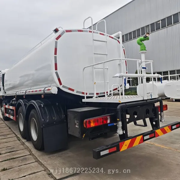 Jiefang 6*4 Rear Dual-axle Export-type 22-cubic-meter Sprinkler Truck, All-round Performer for Sprinkling, Dust Suppression, Flower Watering and Water Supply photo-5