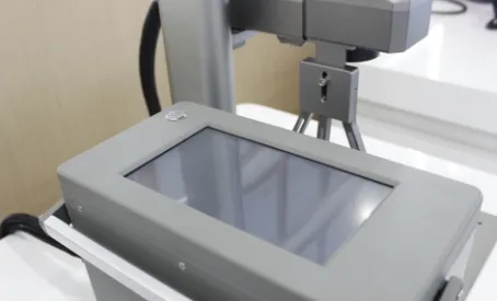 Q8Z Handheld Smart Laser Marking Machine photo-3