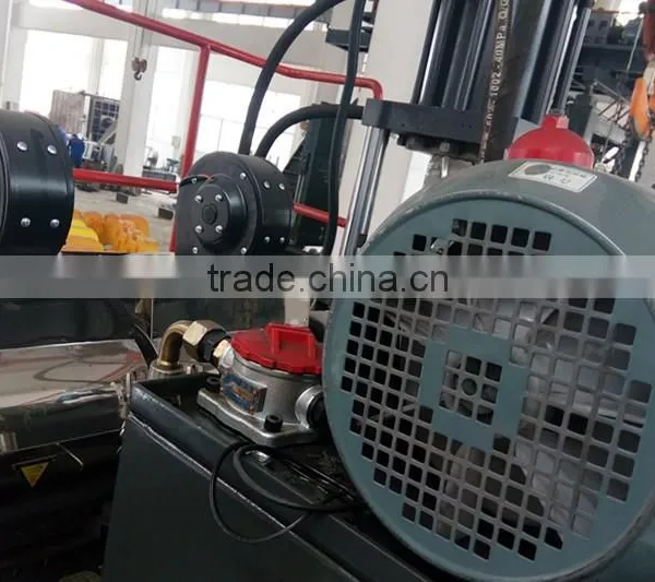 Good Quality 500L Plastic Products Extruder Blow Molding Machine photo-6