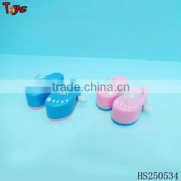 Mini Plastic Slippers Wind up Toy