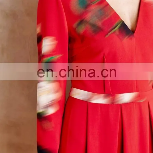 China Supplier Fashion Women Long Sleeves Fitted Sexy v Neck Red Fit and Flare Floral Print Dress photo-4