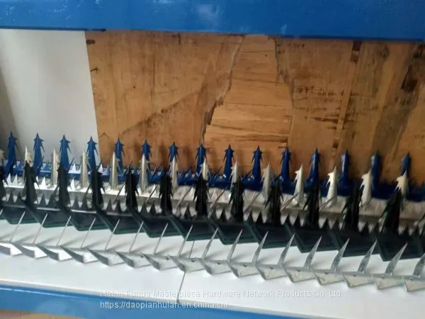 Security Middle Wall Spike / Fencing Razor Spikes photo-3