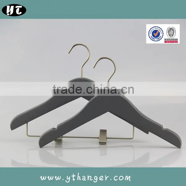 HA6879 Plastic Kids Clothes Hanger Baby Suits Hanger With Clips photo-3