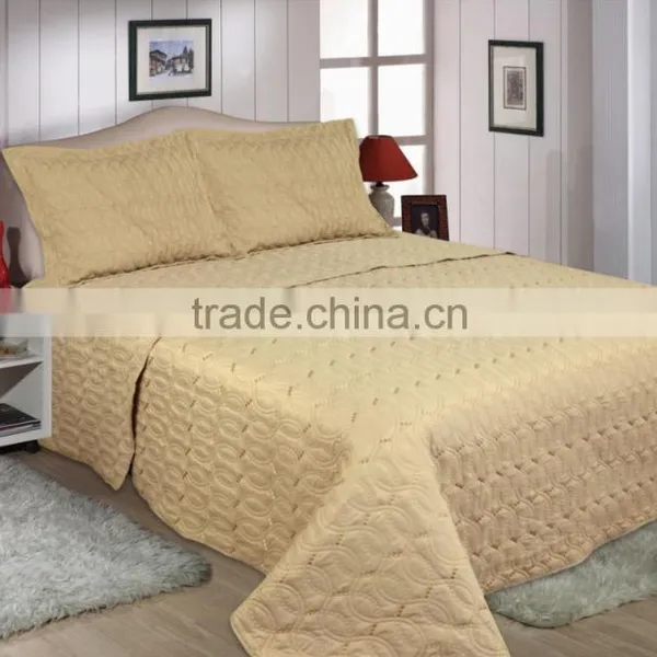 Factory Wholesale Embroider King Size Quilts photo-4