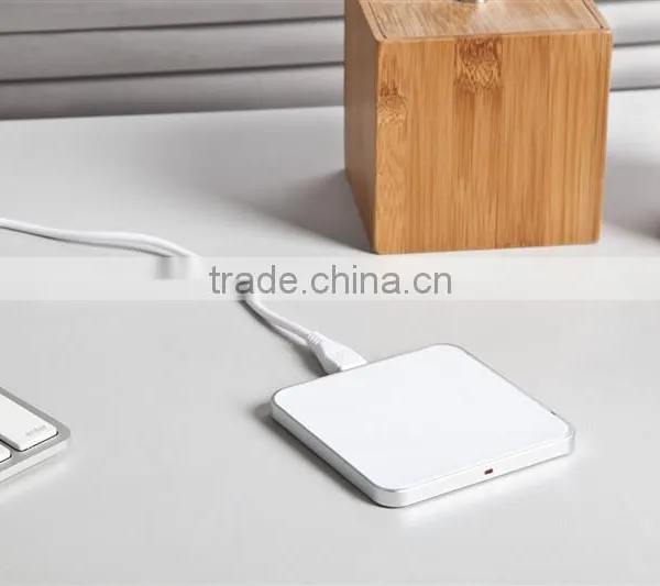 Attractive Appearance qi Wireless Charger for Iphone 6 5200mah Portable Power Bank