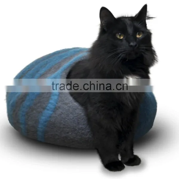 Cat Bed / Cat Cave - Hand Crafted. 100% Seamless Natural Wool, Chemical Free, Machine-washable photo-2