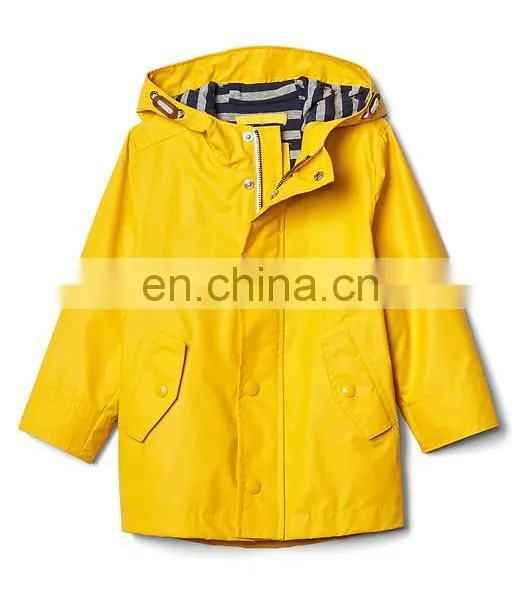 Wholesale Colorful Hooded Waterproof Polyester Rain Jacket photo-3