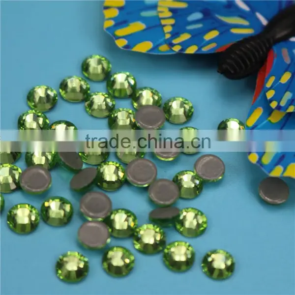 Top Quality Wholesale Peridot All Kinds of China Flatback Hotfix Glass Stone photo-4