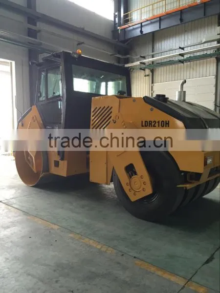 LDR210H Combination Tyre Vibratory Roller photo-4
