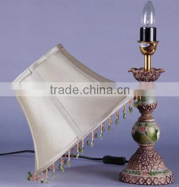 Antique Bedside Resin Table Lamp photo-4