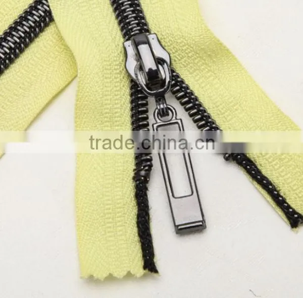 2016 Newest Close-end Auto Lock Nylon Zipper in Black Lacquer photo-6