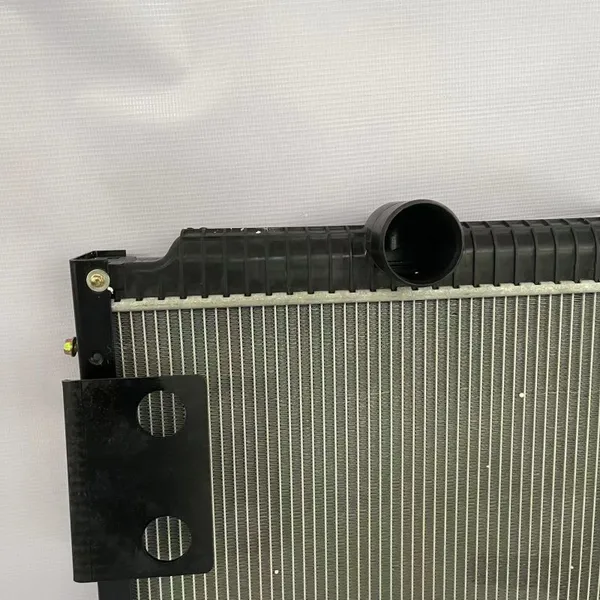 Auto Tractor Engine Cooling System Parts 1301010-H0100 Radiator for Truck photo-4