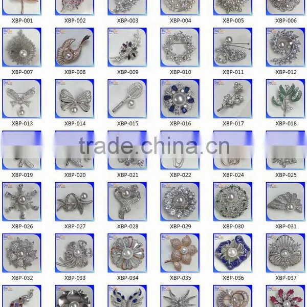 China Wholesale Fashion Pearl Rhinestone Brooch For Wedding Invitations photo-3