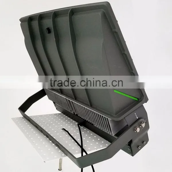 2016 New Design 130LM/W Stadium Light UL DLC 7 Years Warranty 300 Watt Led Flood Light photo-4