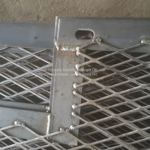 Diamond Expanded Wire Mesh Fence photo-3