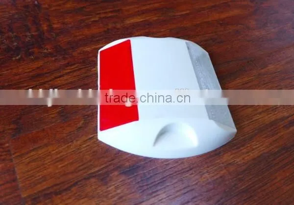 Highway Brightness Durable Plastic Road Stud ,cheap Price Plastic Road Reflector photo-2